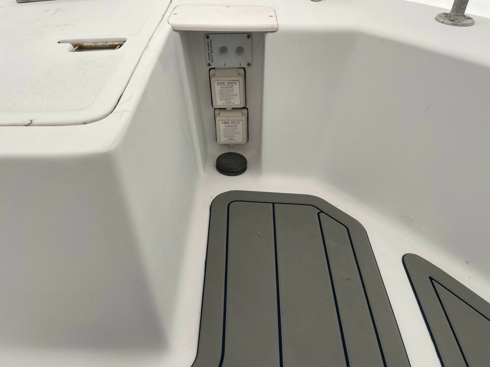 1998 Mainship 350 Trawler