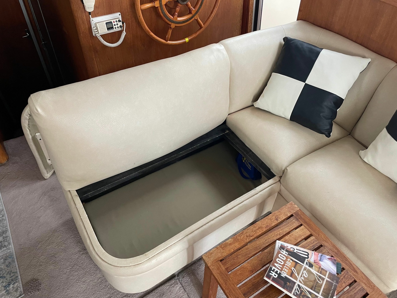 1998 Mainship 350 Trawler