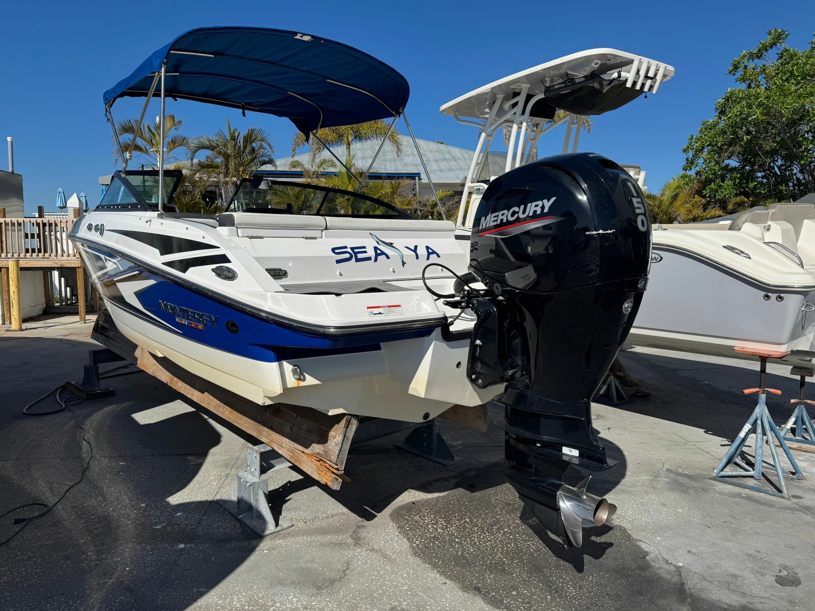 20' 2020 Monterey M-205