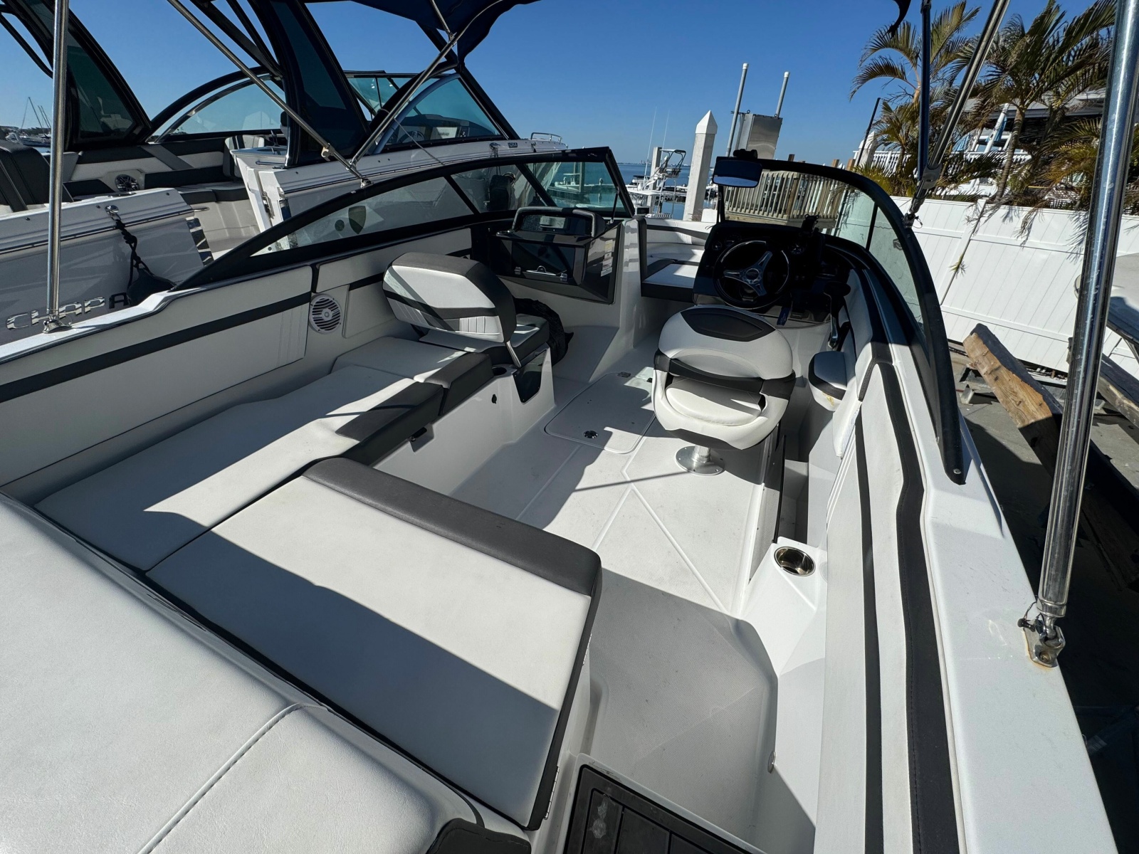 20' 2020 Monterey M-205