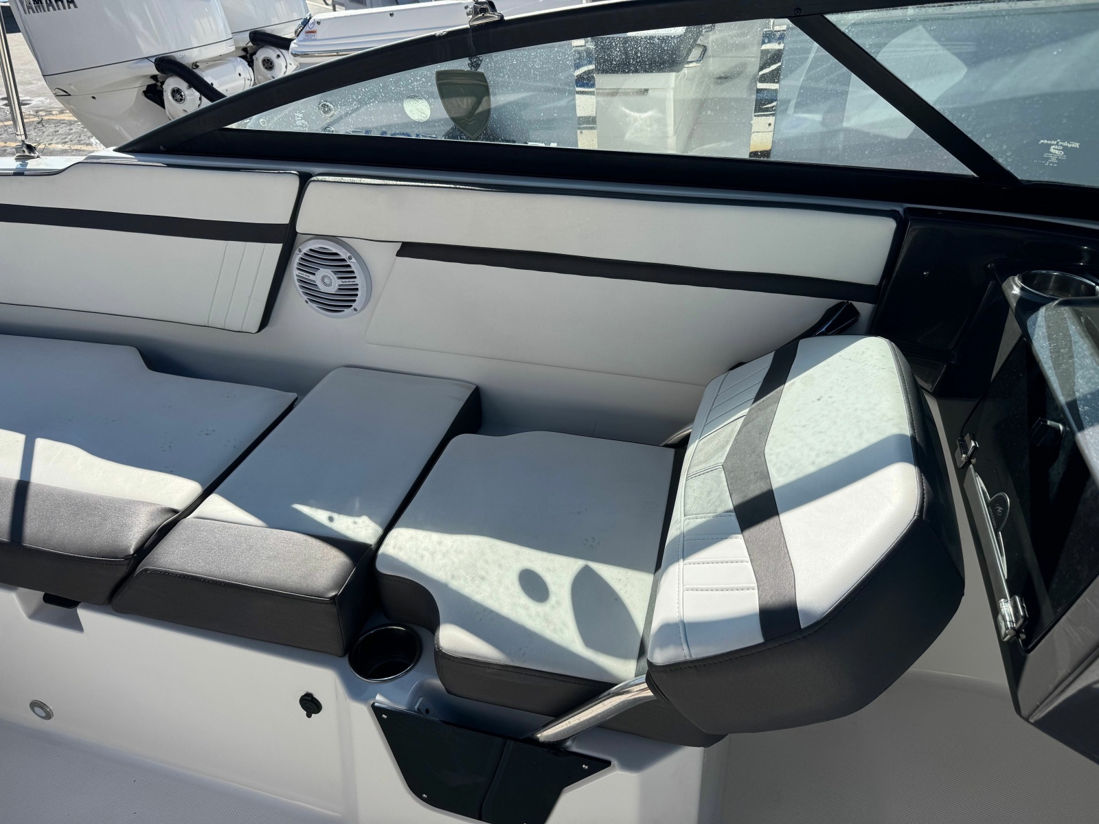 20' 2020 Monterey M-205