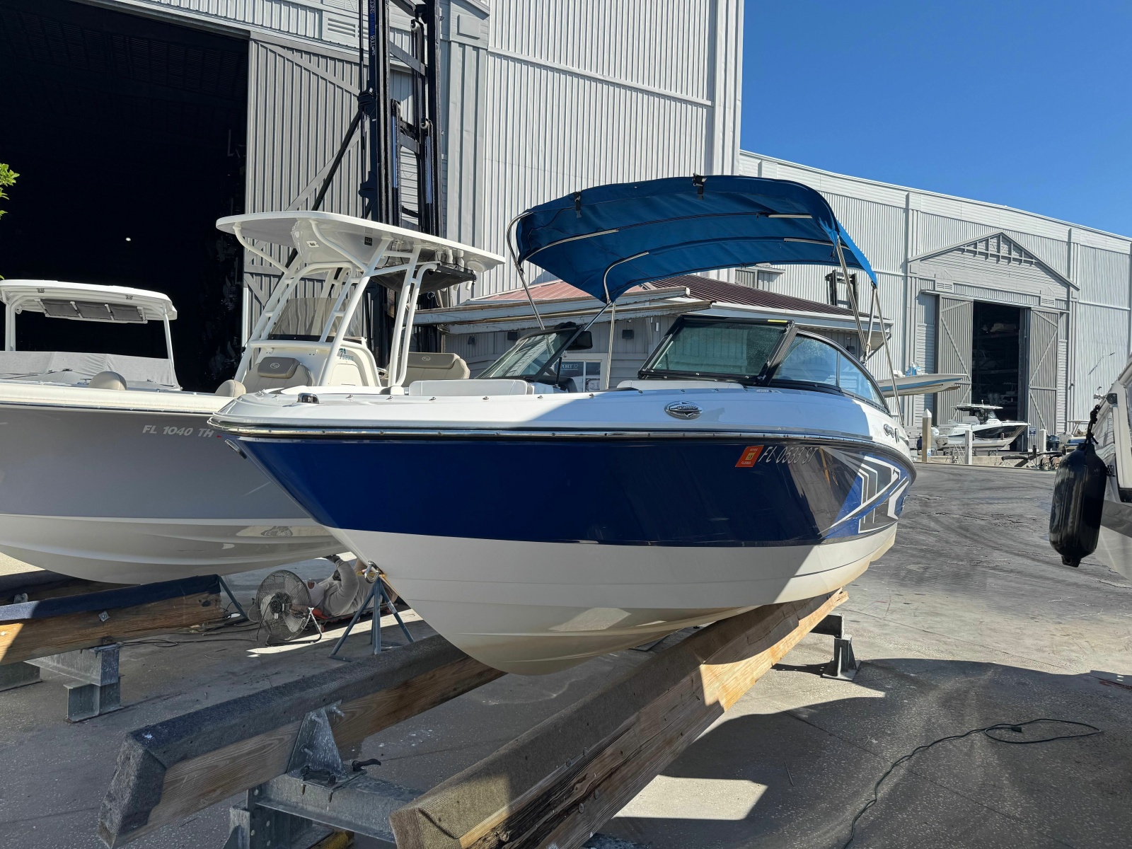 20' 2020 Monterey M-205