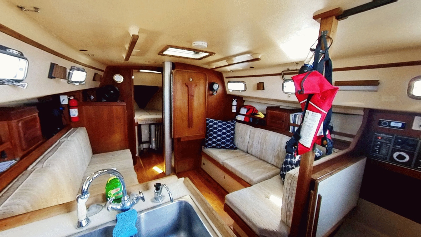 31' 1987 Island Packet 31