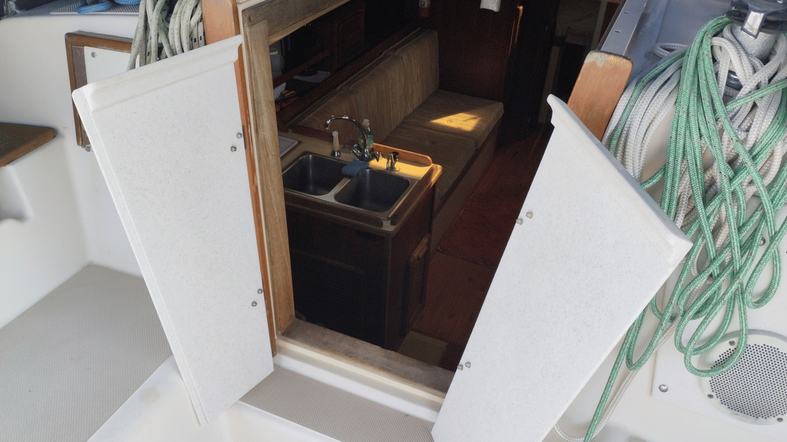 31' 1987 Island Packet 31