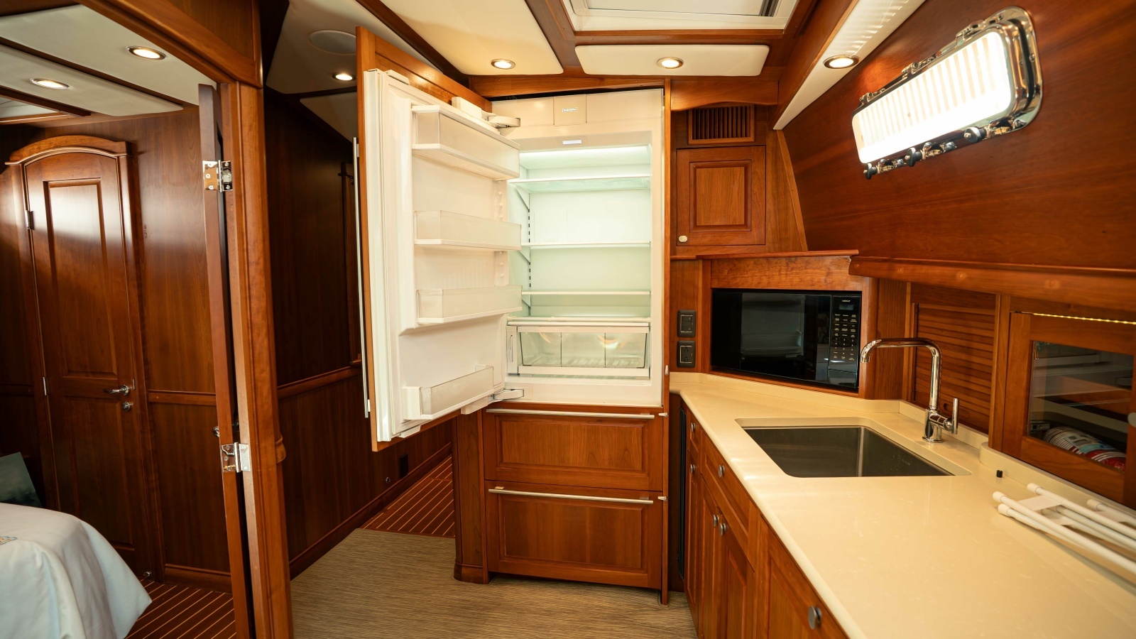 SANDCRAB 66ft Sabre Yacht For Sale