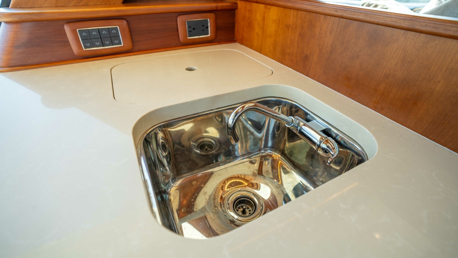 SANDCRAB 66ft Sabre Yacht For Sale