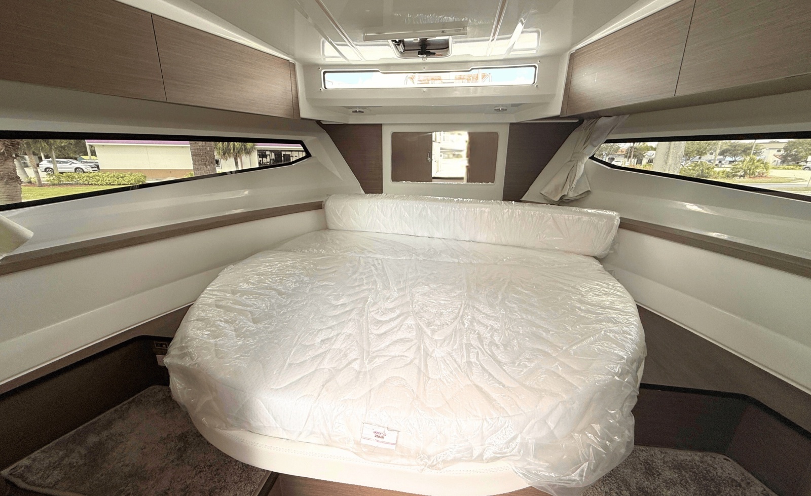 29ft Jeanneau Yacht For Sale