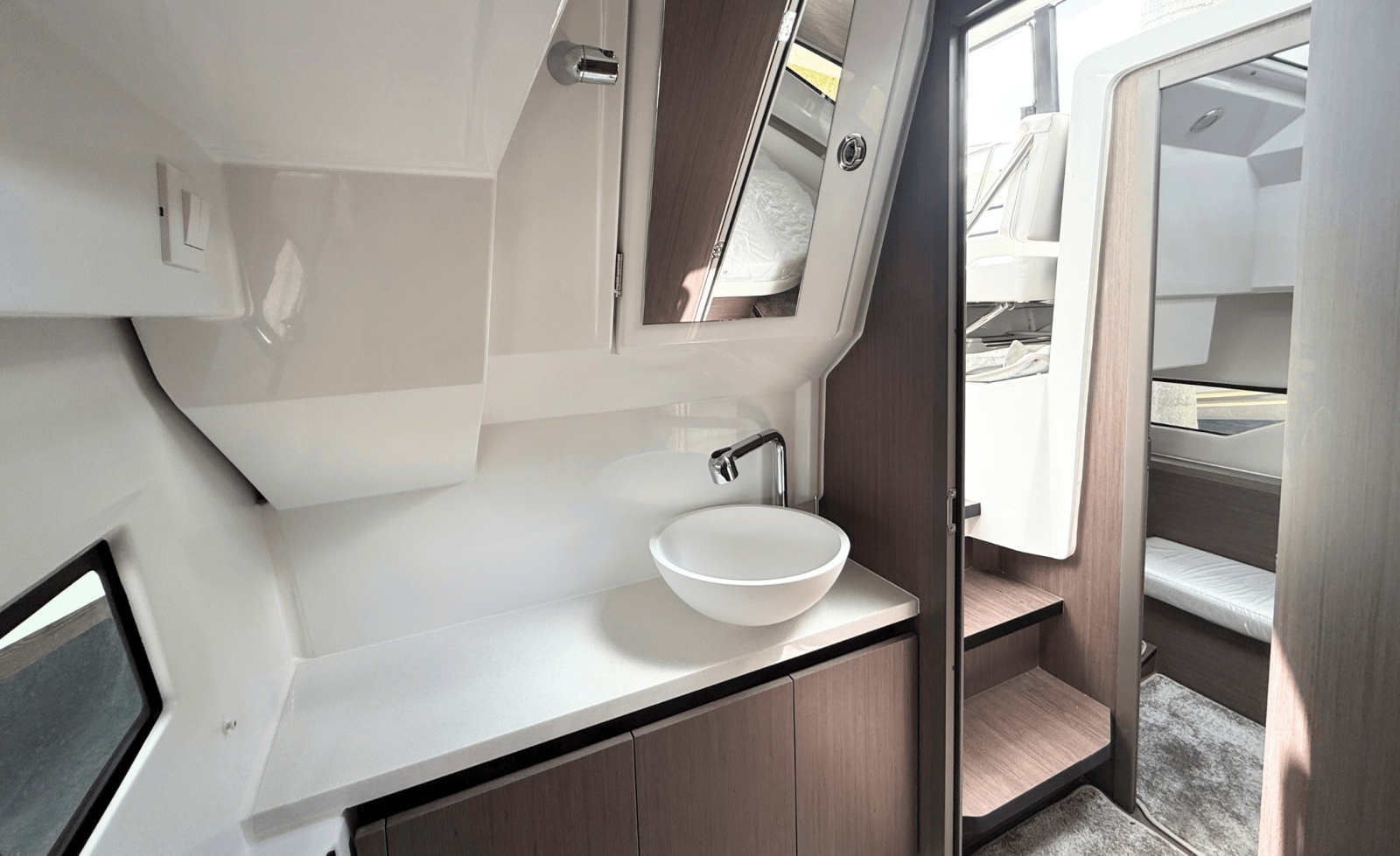 29ft Jeanneau Yacht For Sale