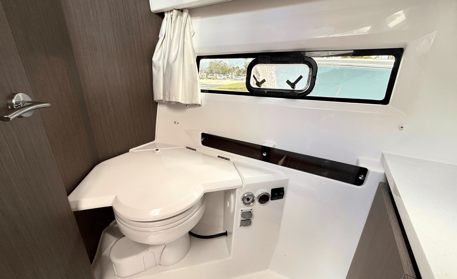 29ft Jeanneau Yacht For Sale