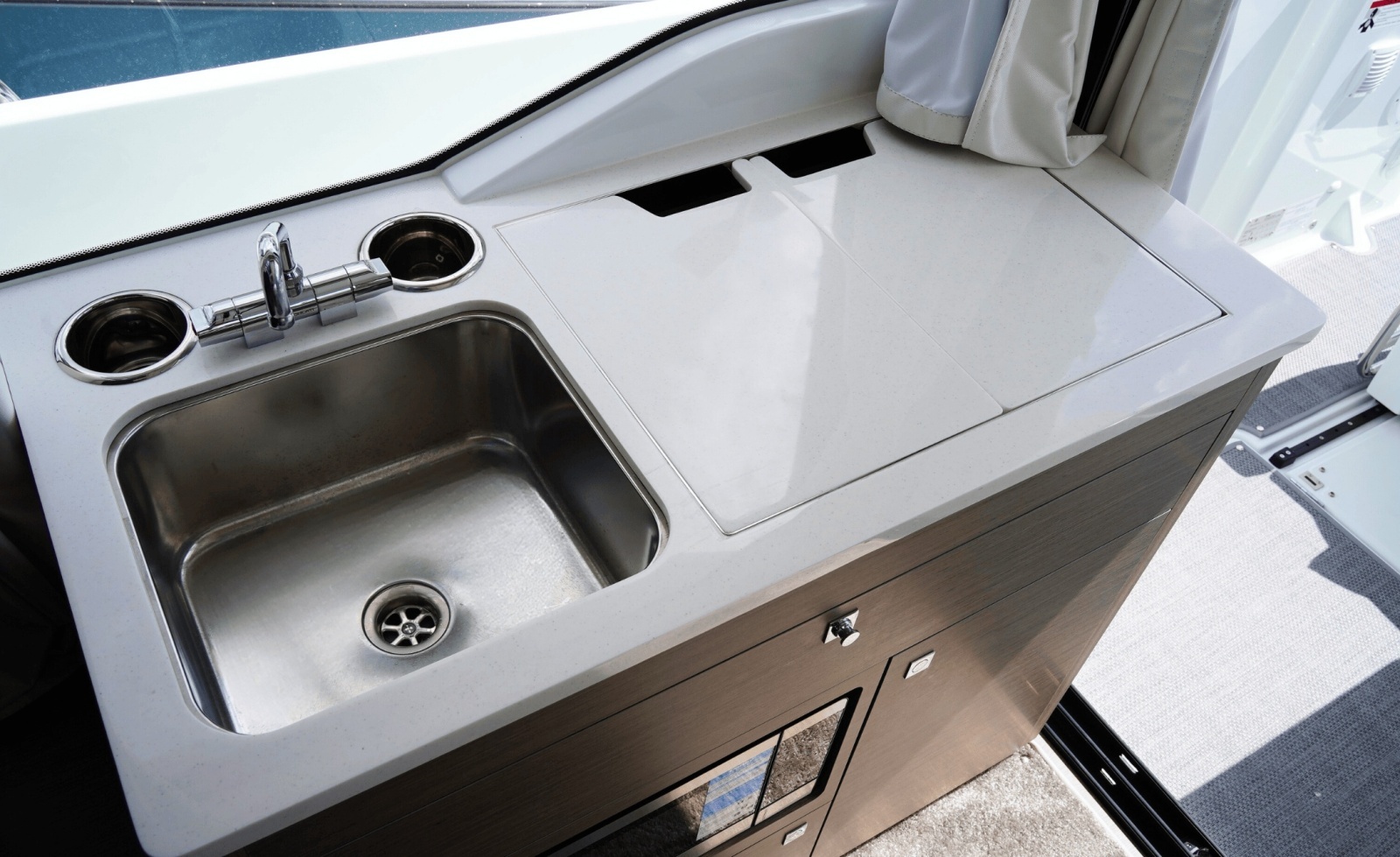 29ft Jeanneau Yacht For Sale