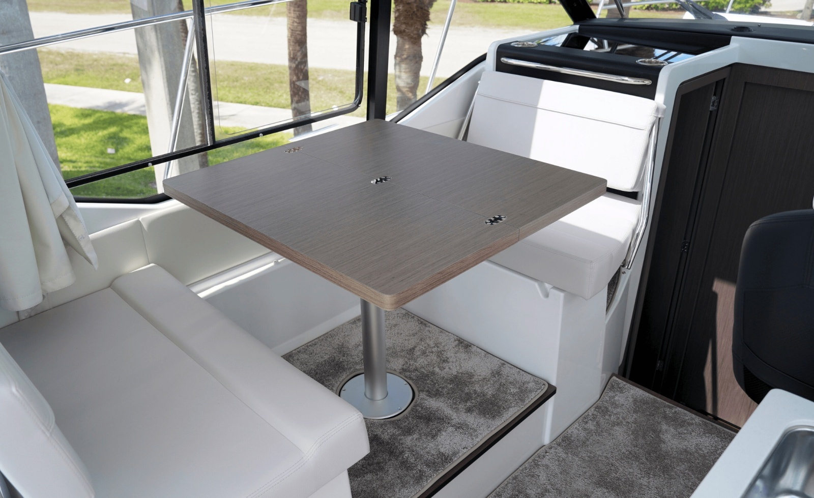 29ft Jeanneau Yacht For Sale