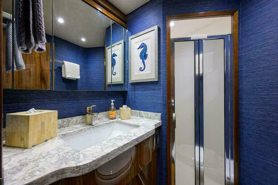 72' 2021 Viking 72 Convertible