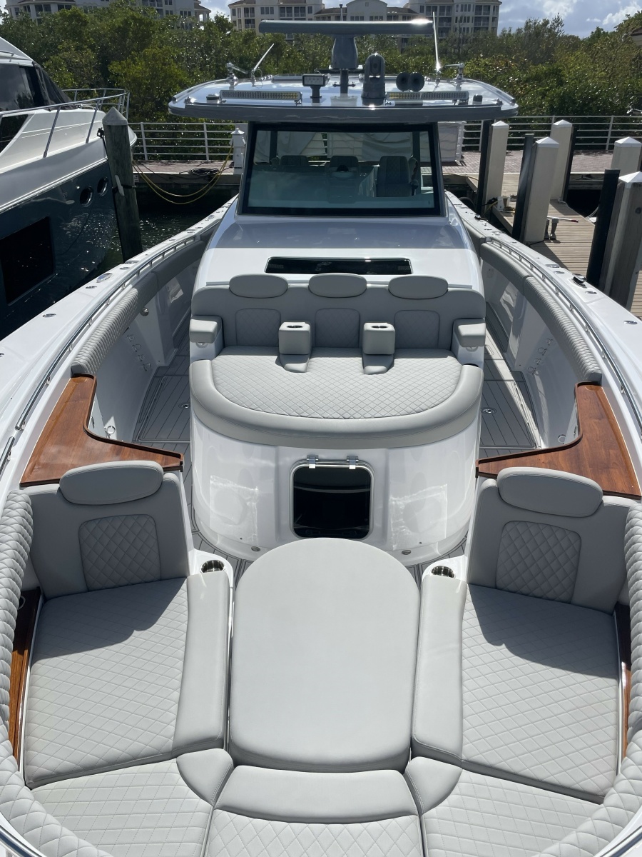 56' 2025 HCB 56 Suenos