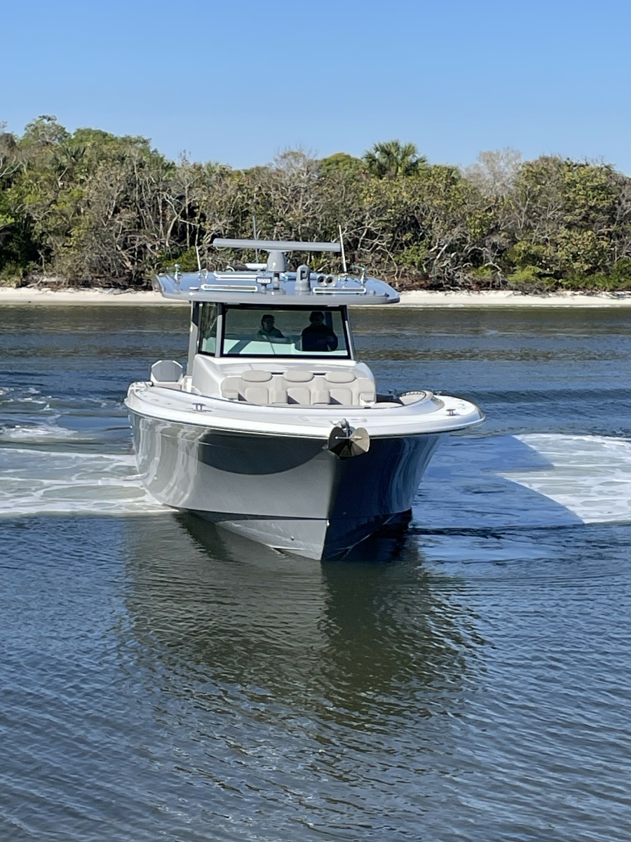 56' 2025 HCB 56 Suenos