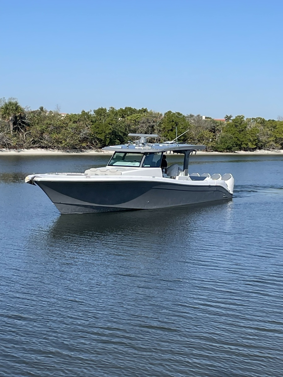 56' 2025 HCB 56 Suenos