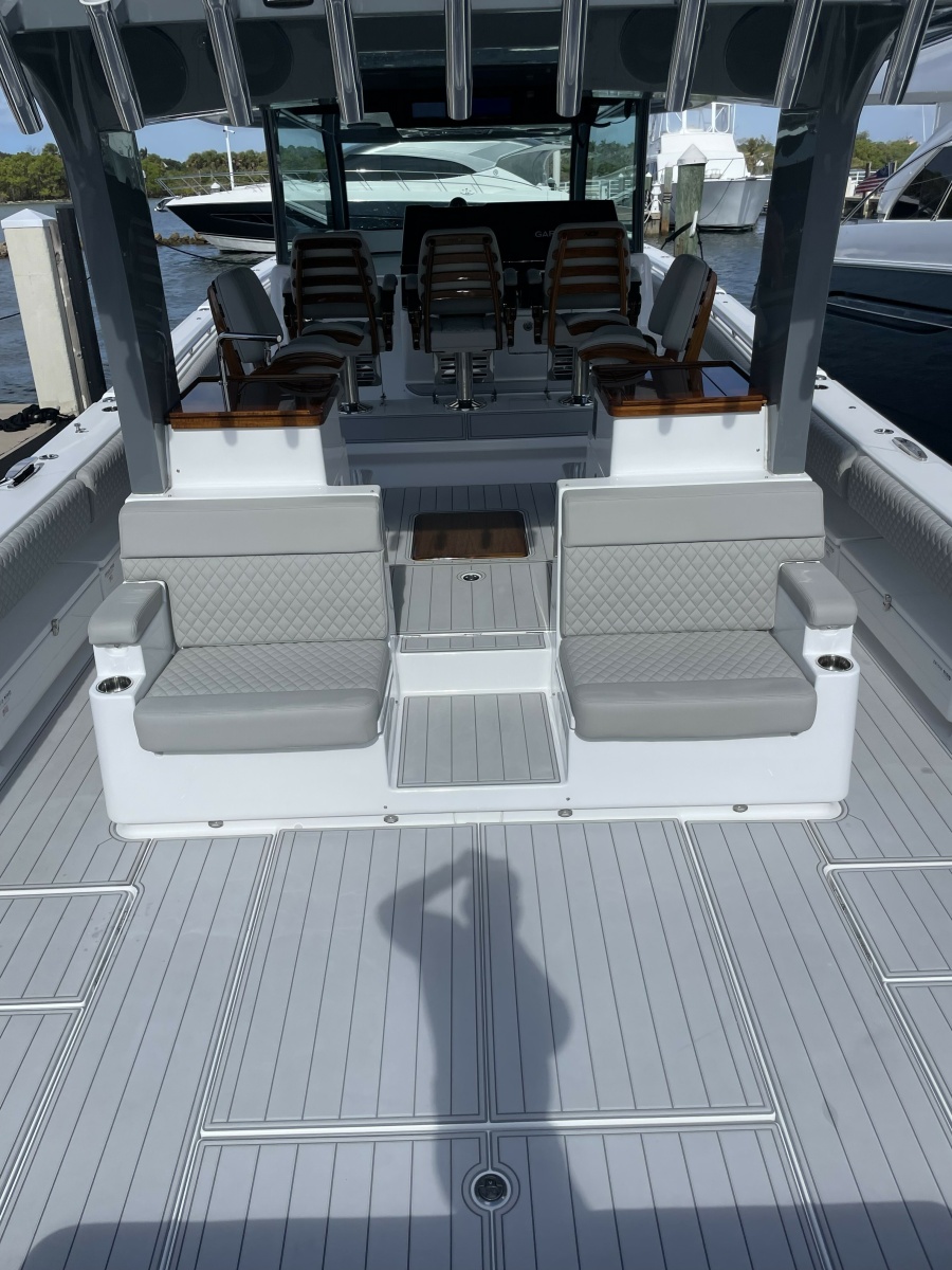 56' 2025 HCB 56 Suenos