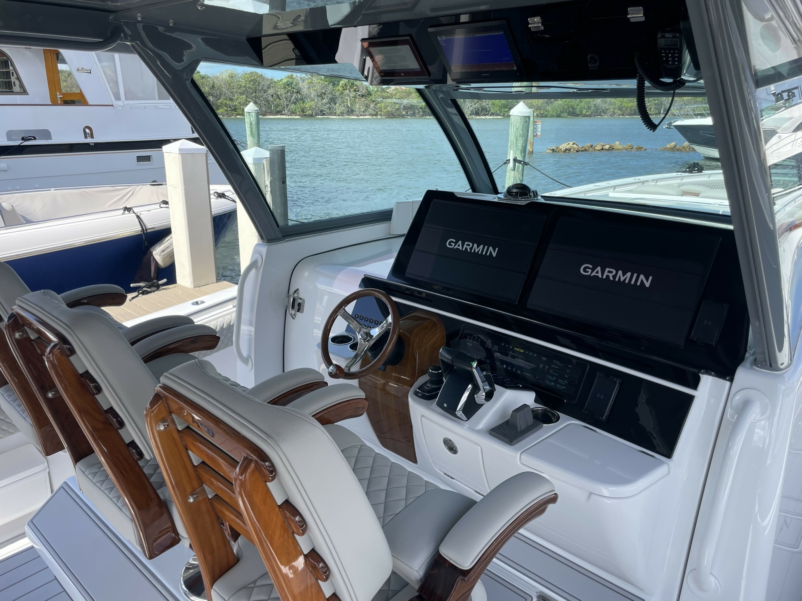 56' 2025 HCB 56 Suenos