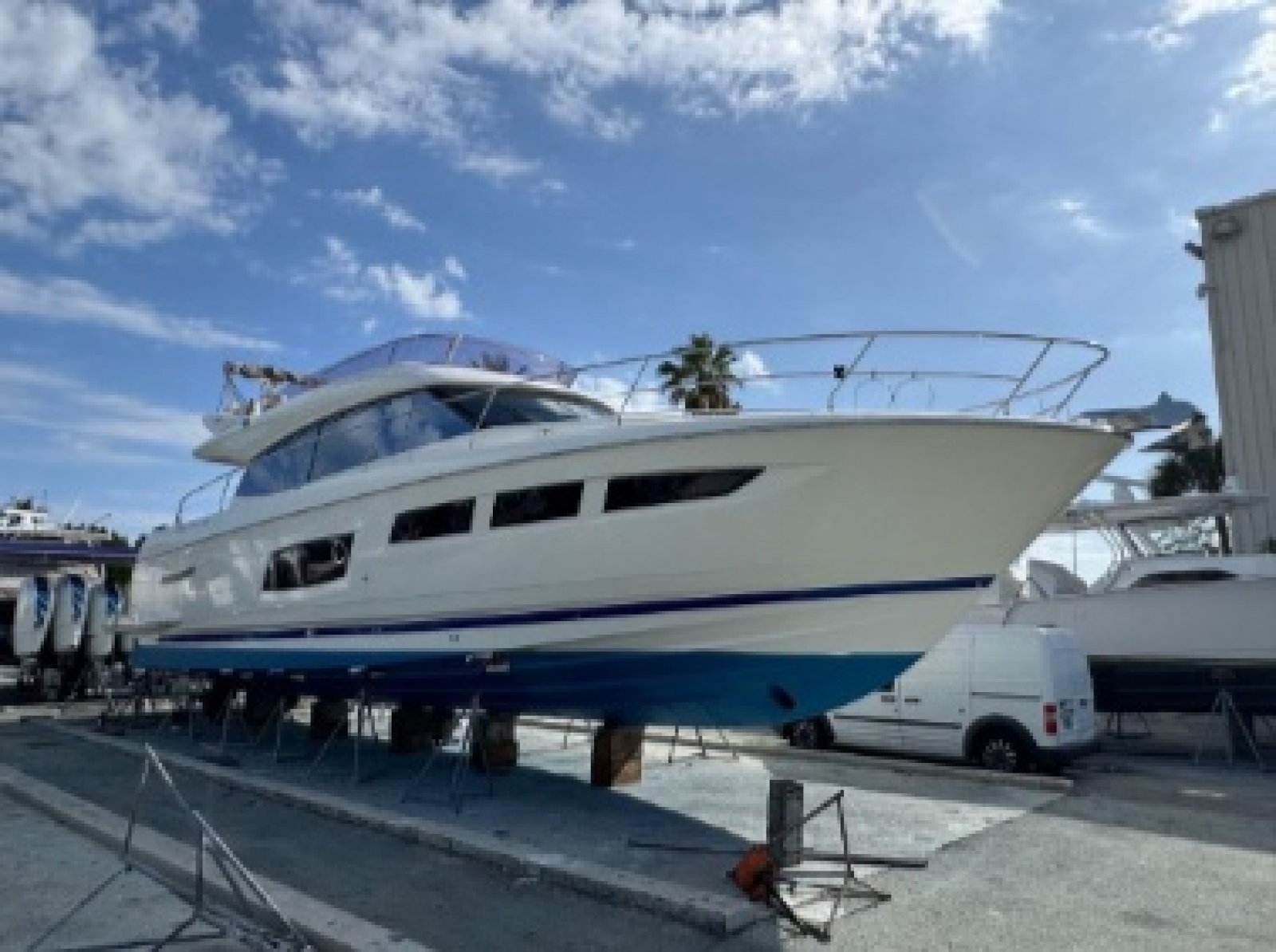 55' 2013 Prestige 550 Fly