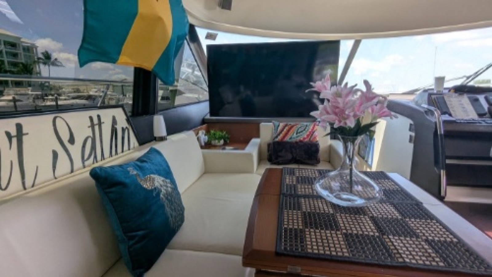 55' 2013 Prestige 550 Fly