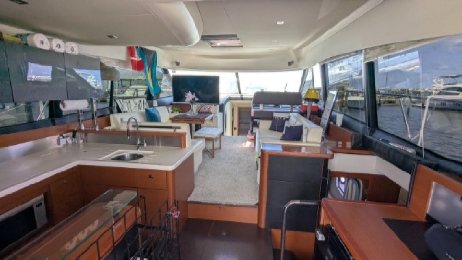 55' 2013 Prestige 550 Fly