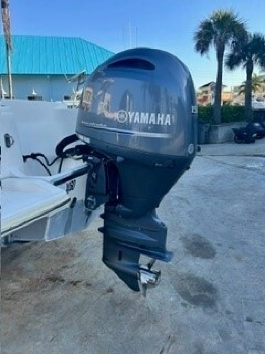 22' 2019 Scout 215 XSF