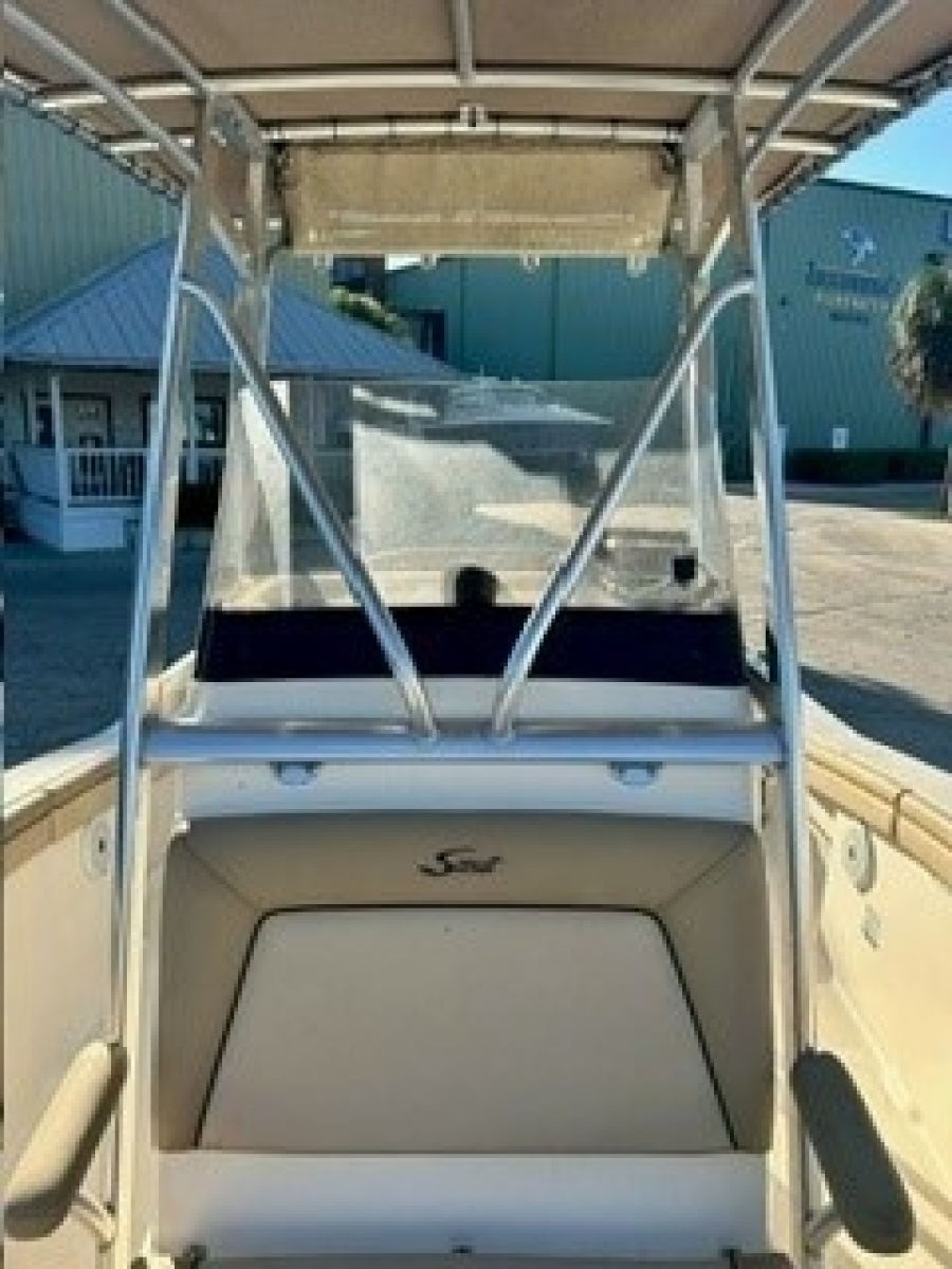 22' 2019 Scout 215 XSF