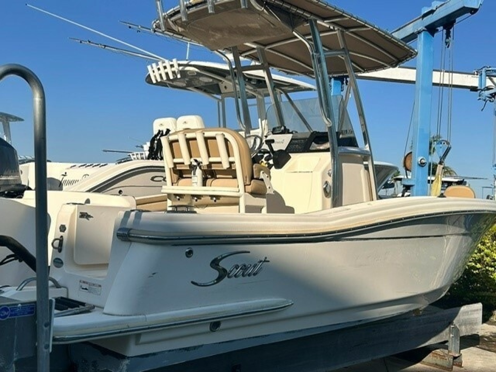 22' 2019 Scout 215 XSF