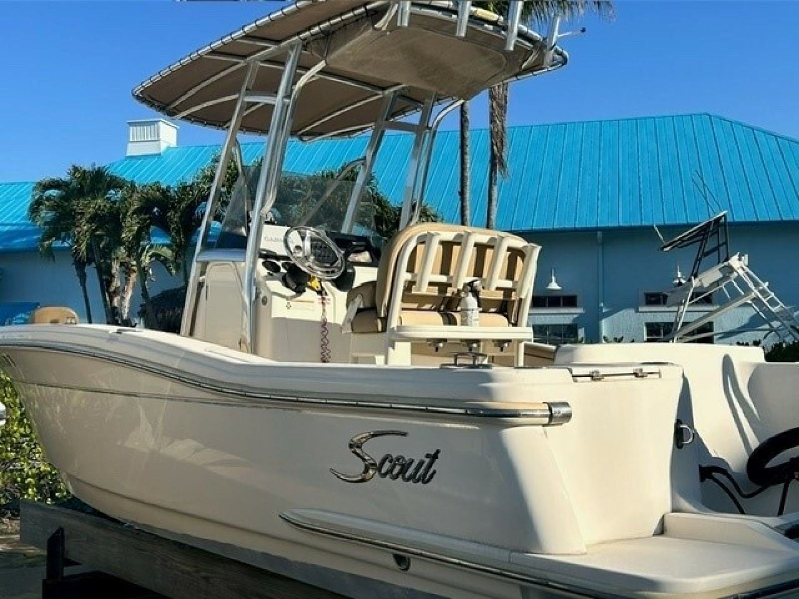 22' 2019 Scout 215 XSF
