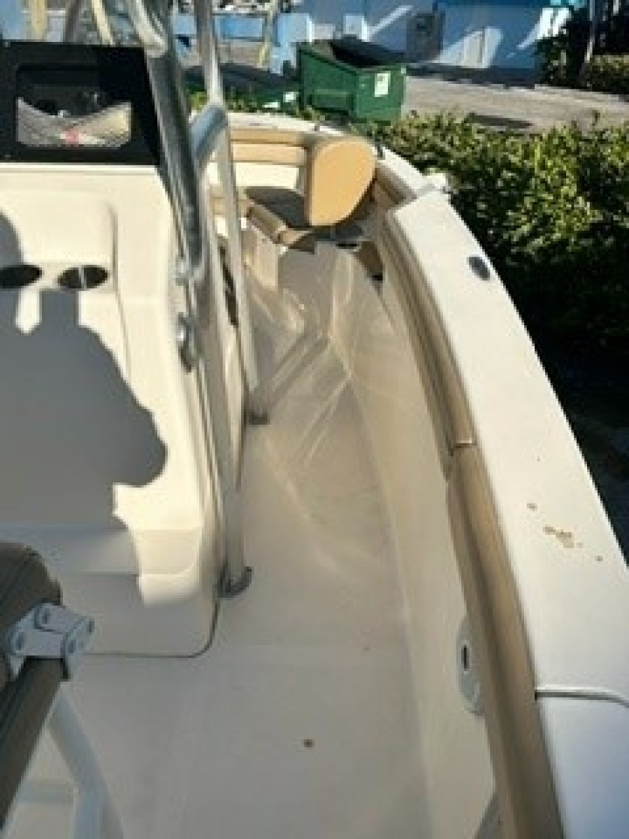 22' 2019 Scout 215 XSF