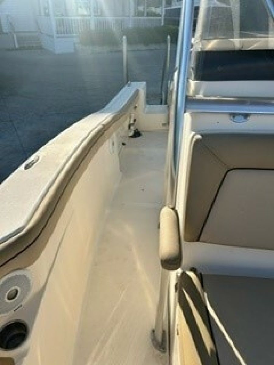 22' 2019 Scout 215 XSF