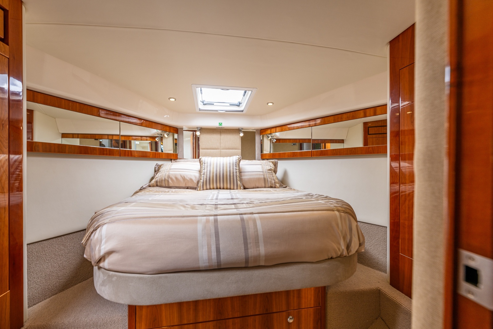 43' 2011 Riviera 43 Open Flybridge