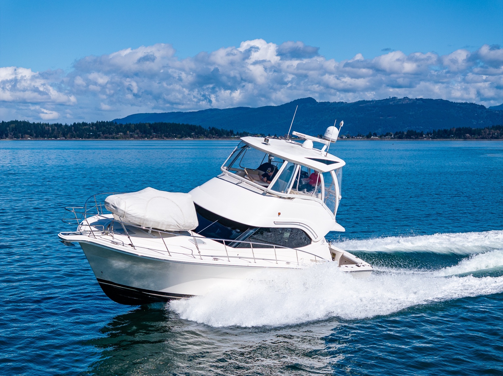 43' 2011 Riviera 43 Open Flybridge