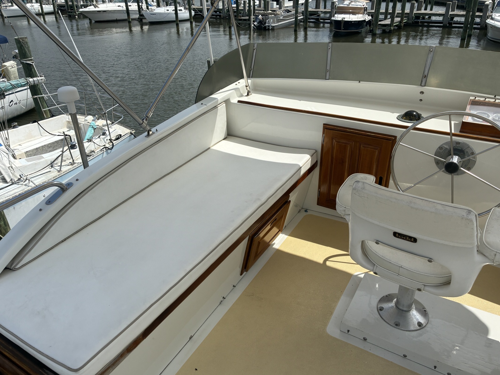 35' 1989 Duffy 35 Flybridge