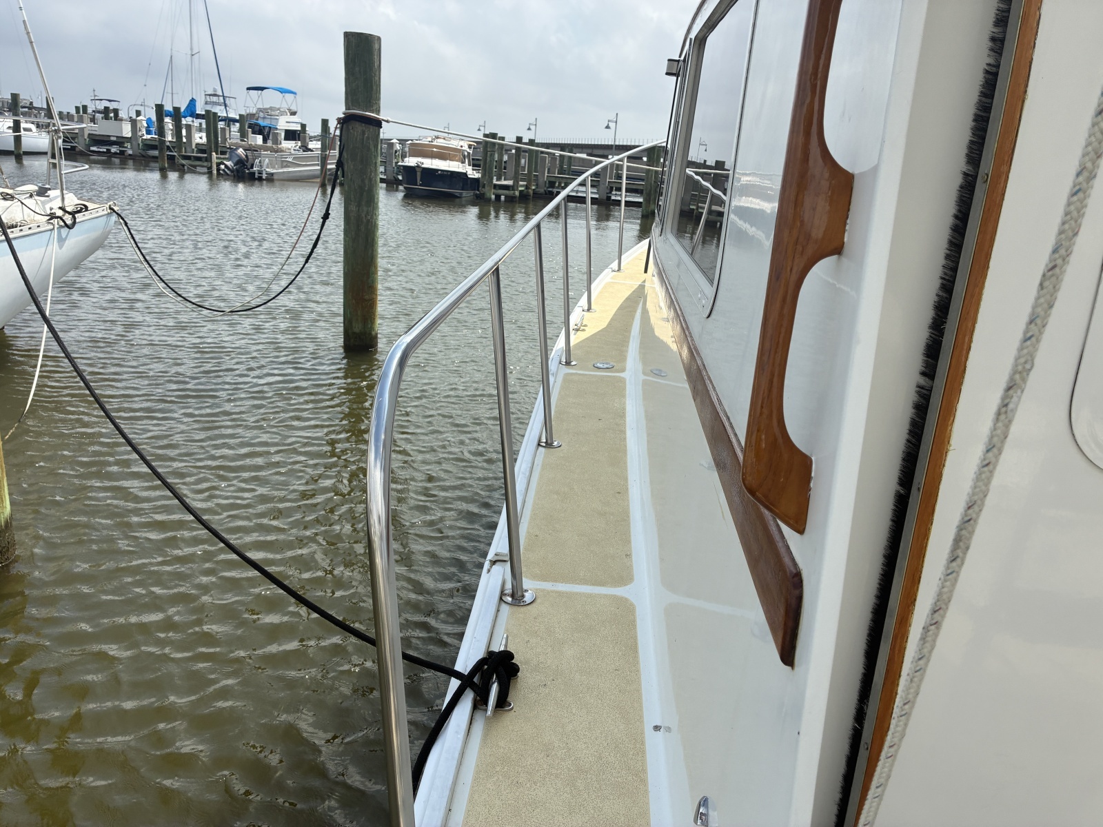 1989 Duffy 35 Flybridge - Port Side DE