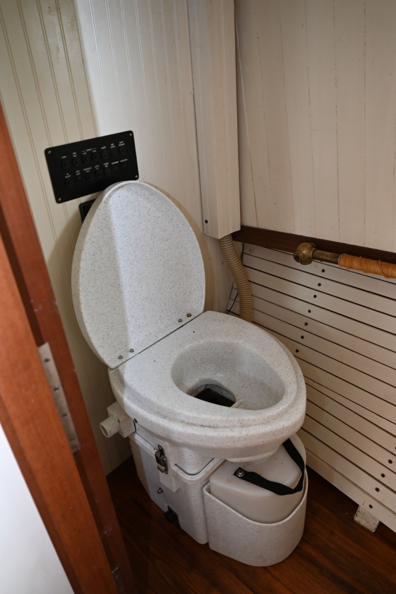 Sylvia II 36ft Willis Yacht For Sale