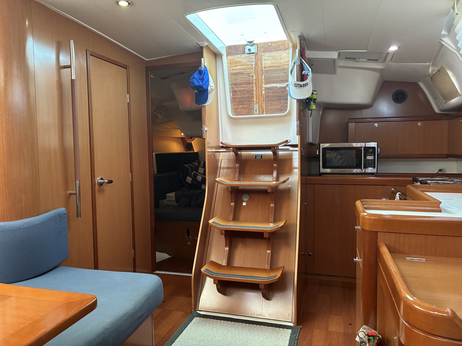2008 Beneteau Oceanis 43 - 