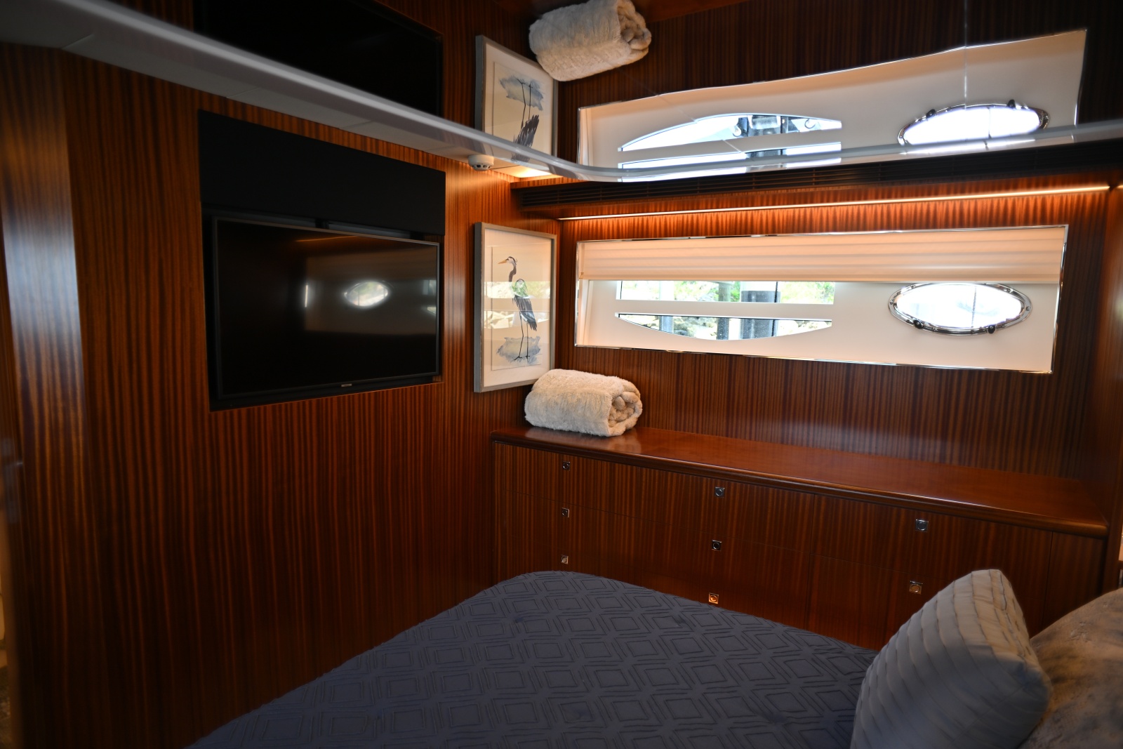 56' 2020 Horizon E56