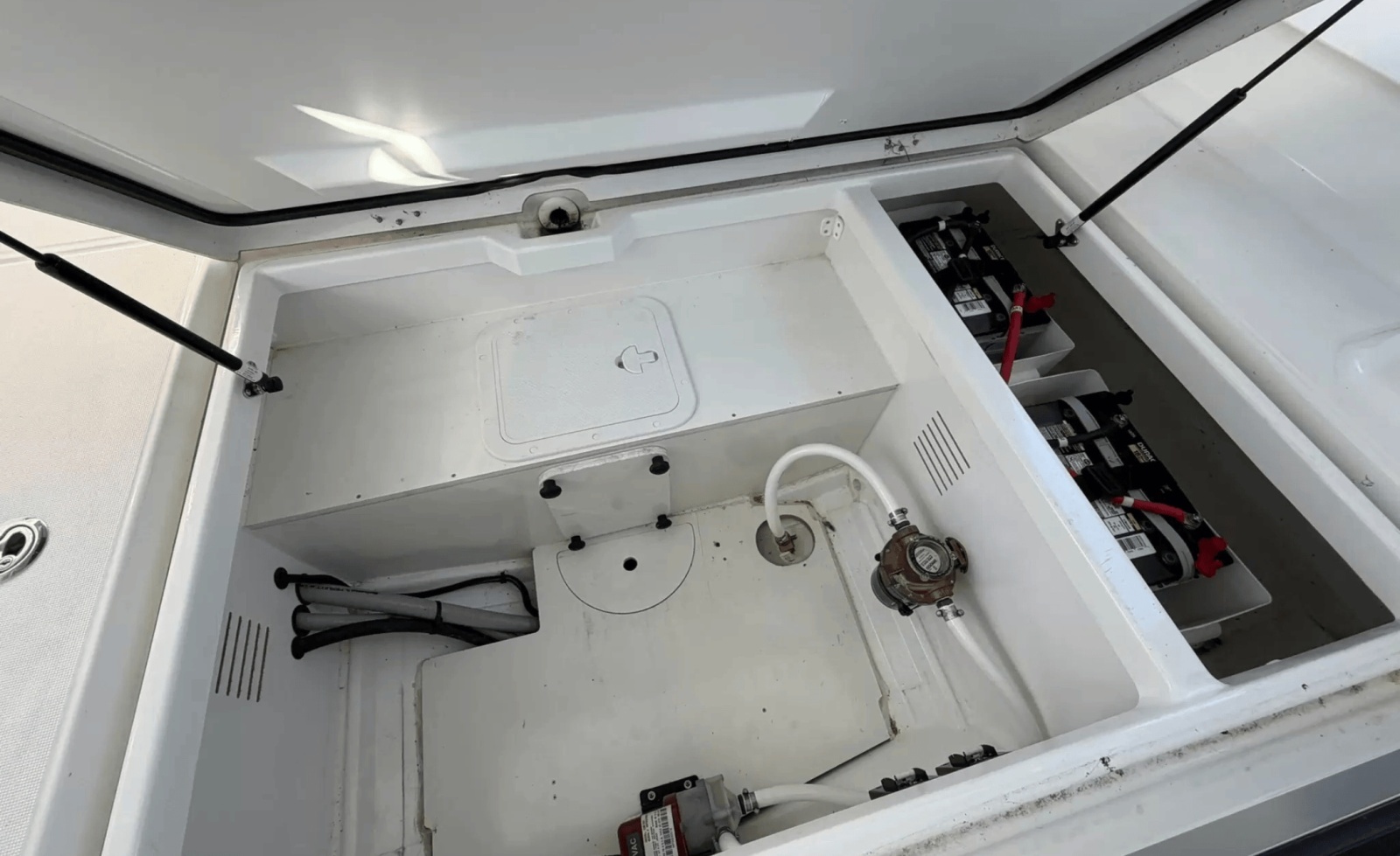 26ft Jeanneau Yacht For Sale