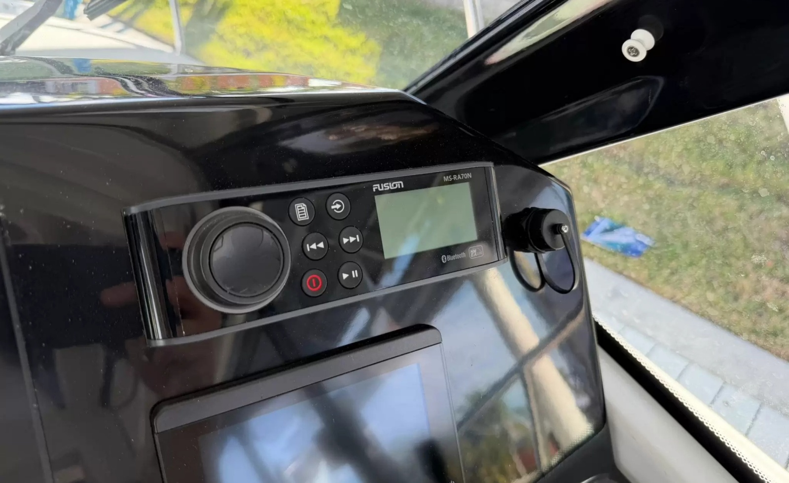 26' 2023 Jeanneau NC-795 Coupe