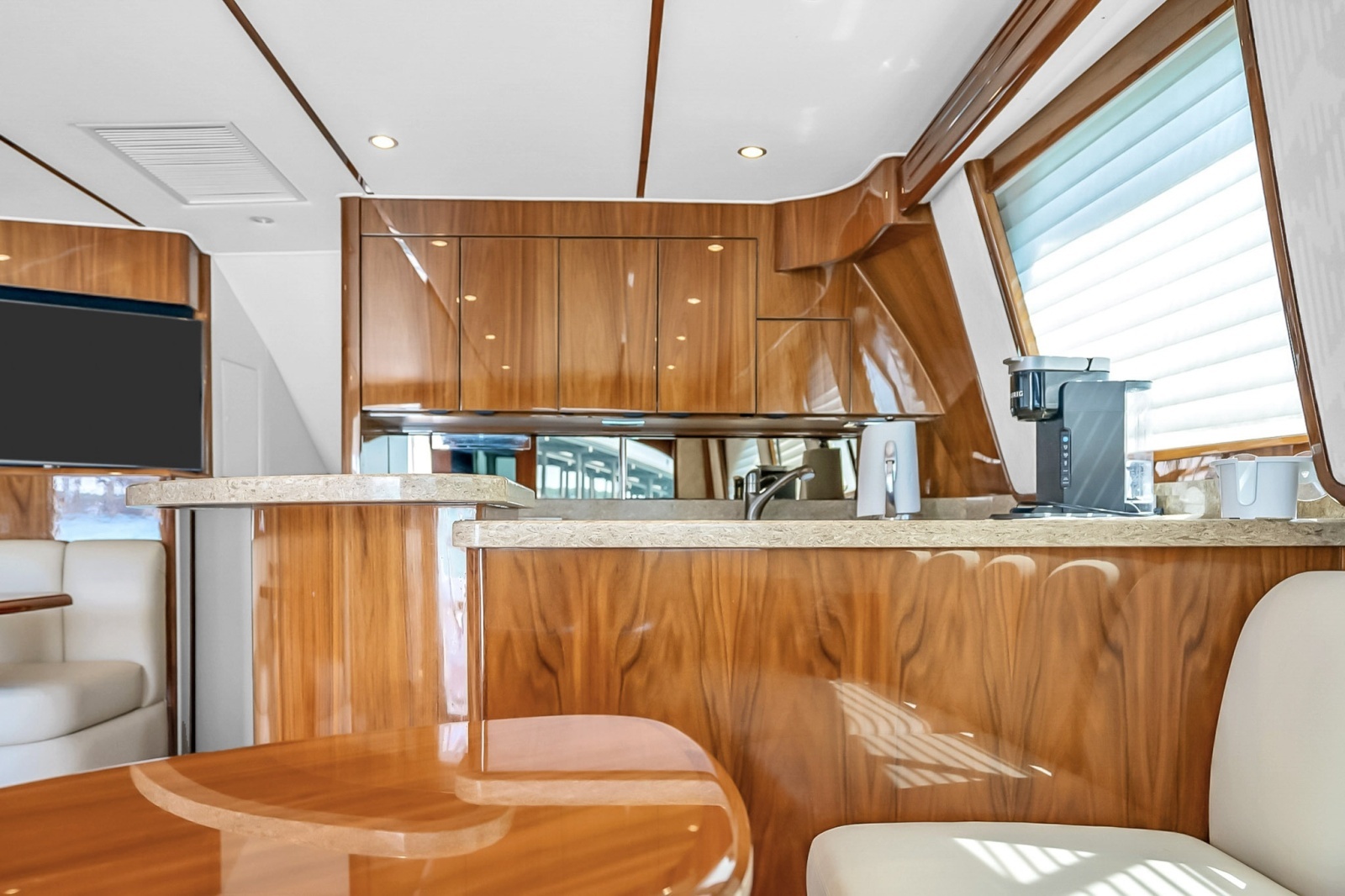 2021 Viking 48 Convertible- MISS TAMMY- Salon