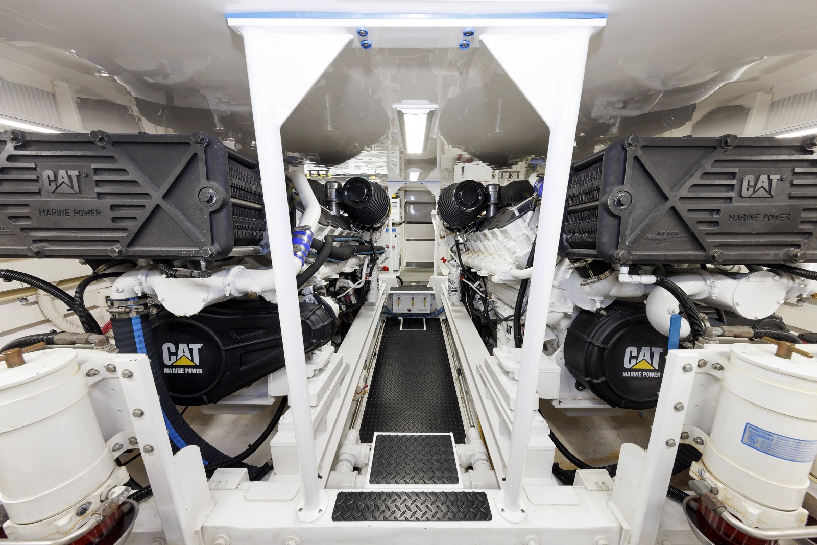 61' 2005 Viking 61 Convertible