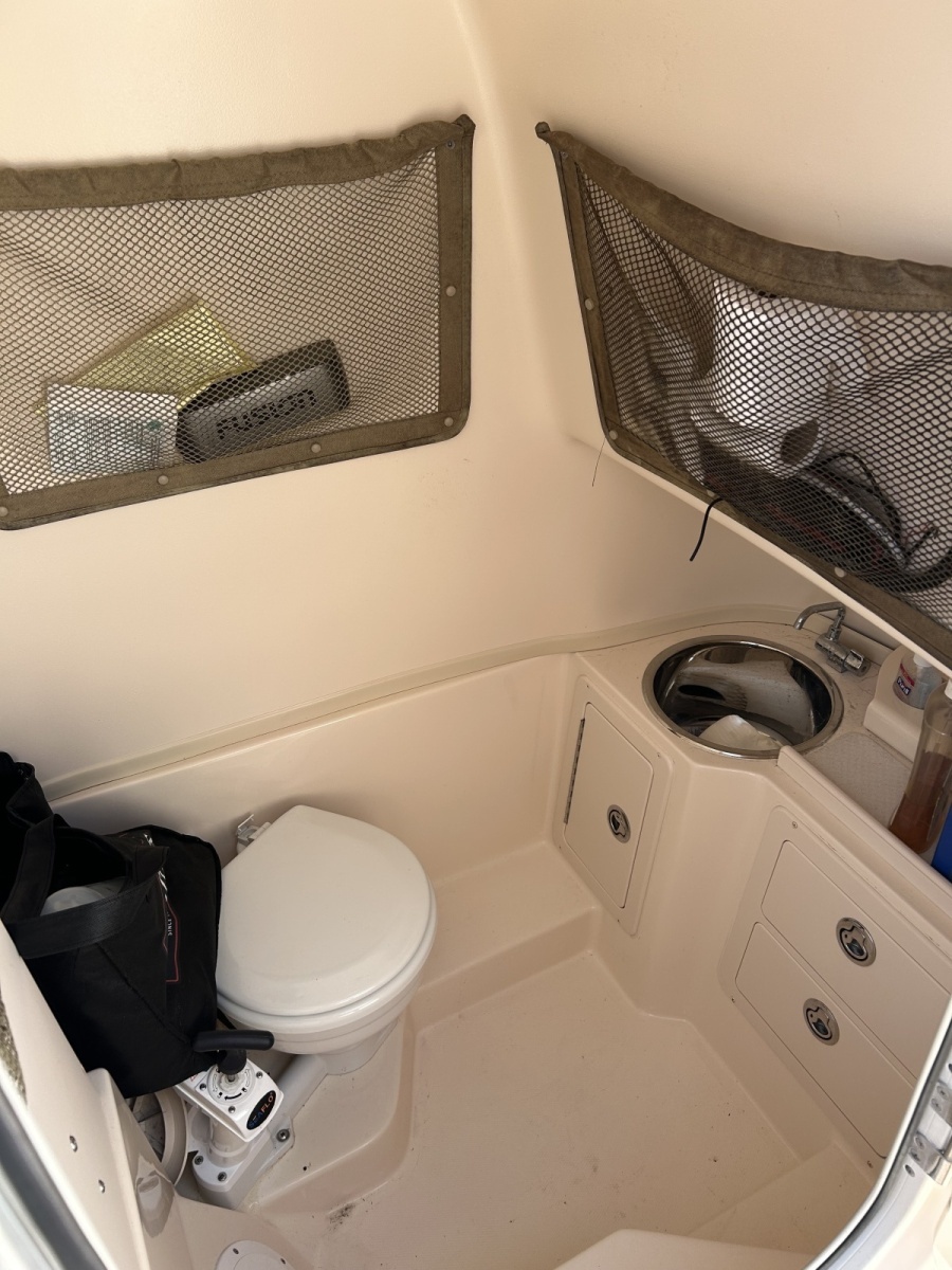 27ft Grady White Yacht For Sale