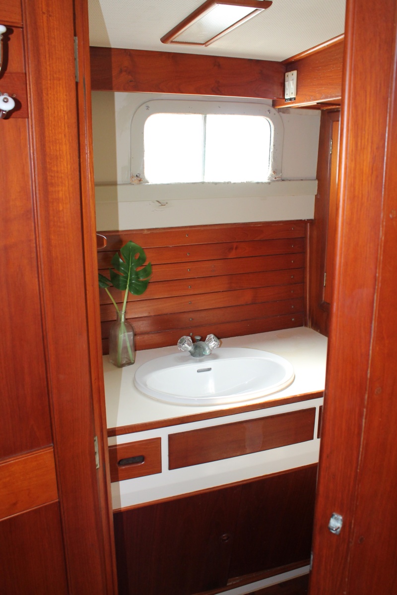 42' 1987 Grand Banks 