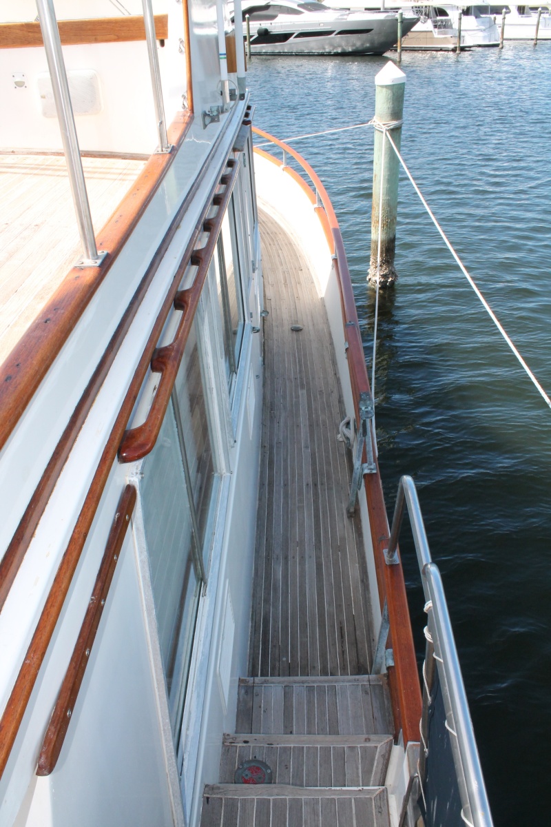 42' 1987 Grand Banks 