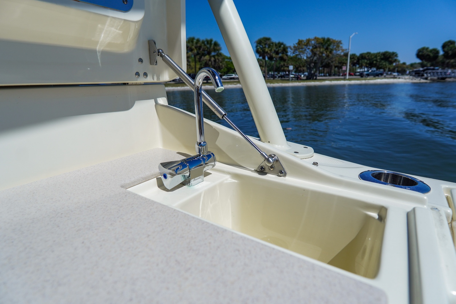 26' 2017 Chris-Craft 