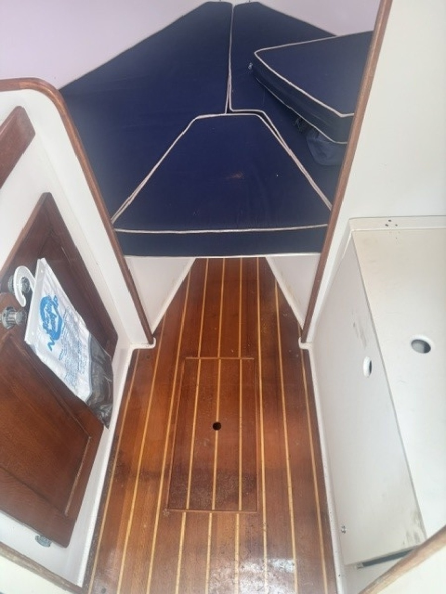 24' 2005 Holby Pilot 24