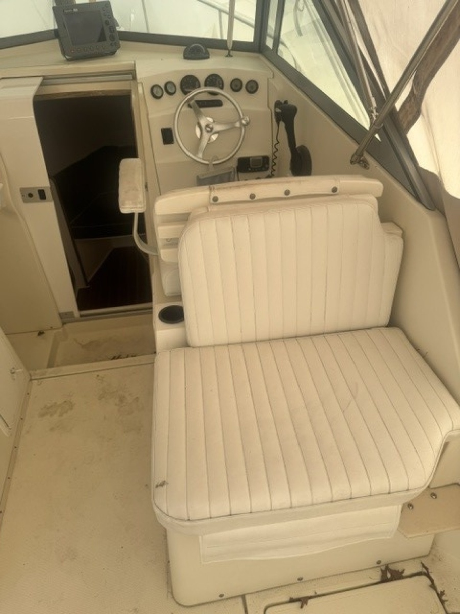 24' 2005 Holby Pilot 24