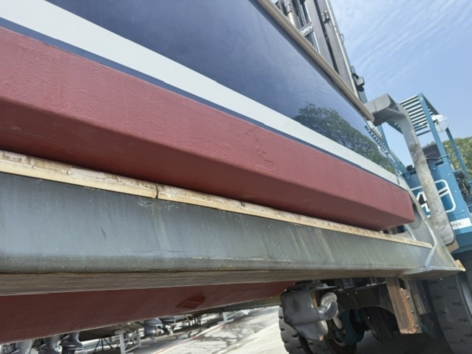 24' 2005 Holby Pilot 24