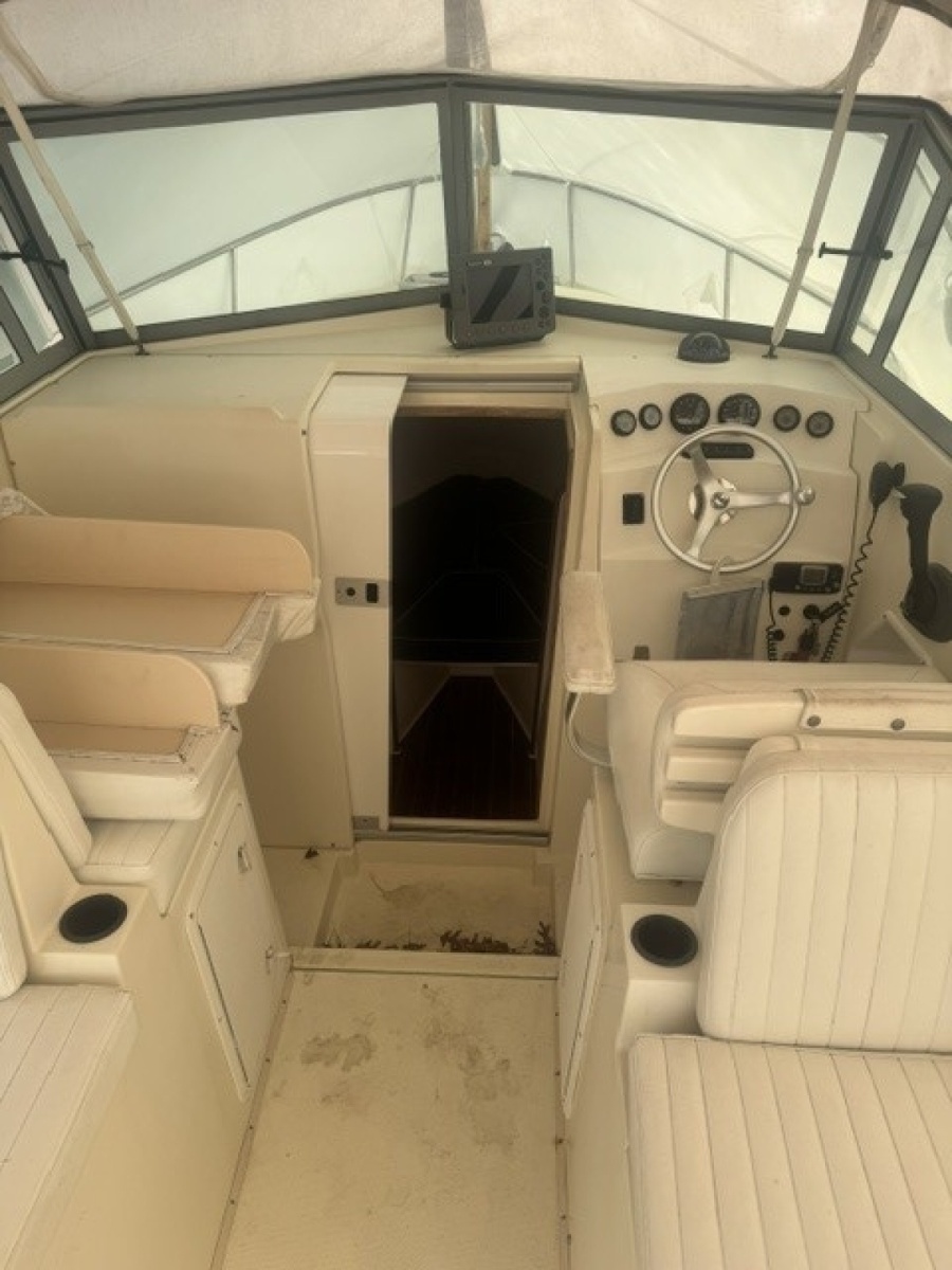 24' 2005 Holby Pilot 24