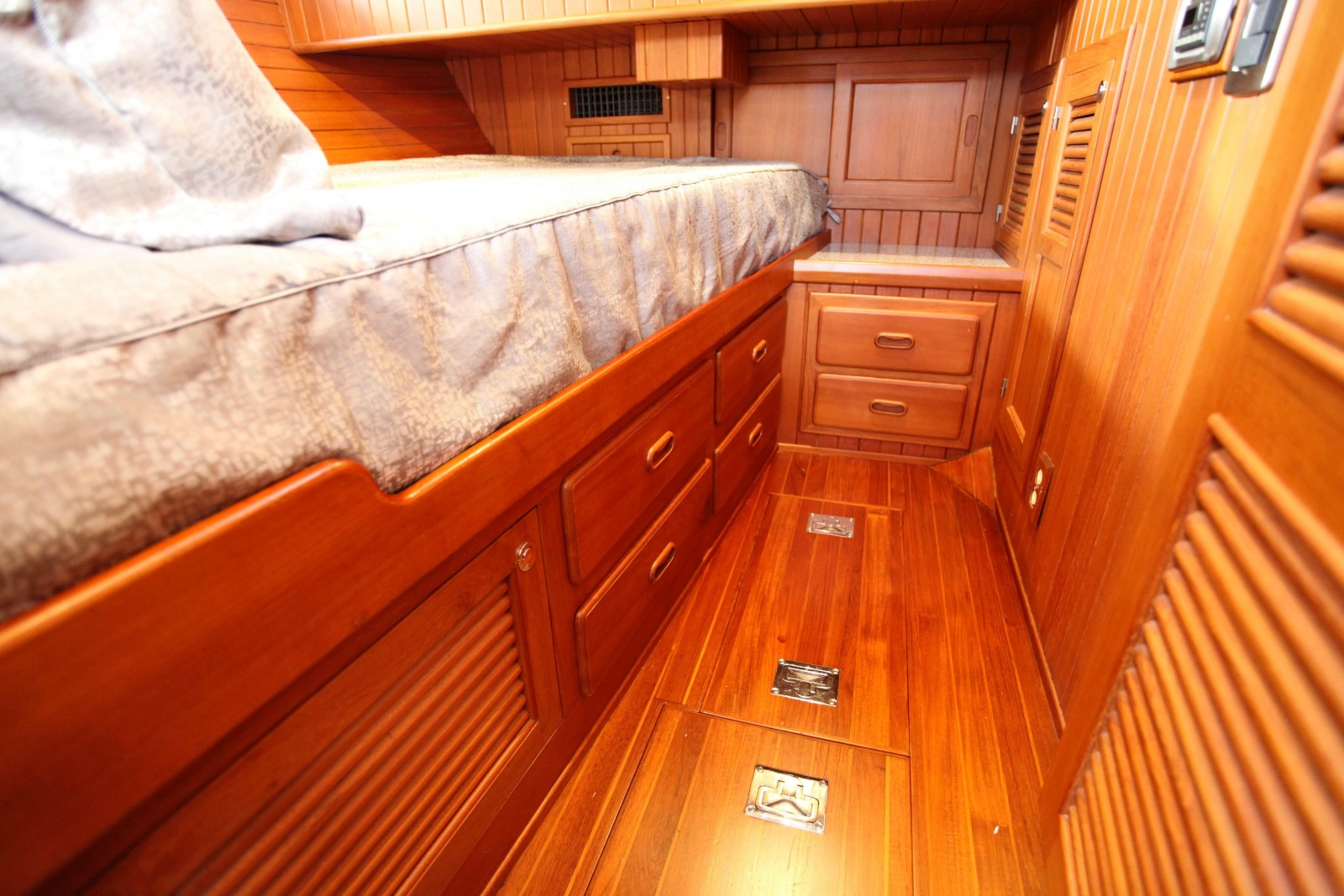 1997 Hampton 43